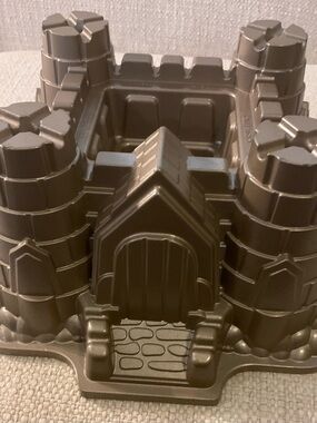 Nordic Ware Metallic Brown Castle Bundt Cake Pan